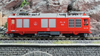 BEMO 1267 102 - RhB Gem 4/4 802 Murmeltier Zweikraftlokomotive, rot