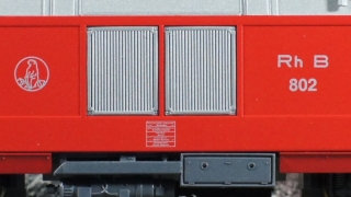 BEMO 1267 102 - RhB Gem 4/4 802 Murmeltier Zweikraftlokomotive, rot