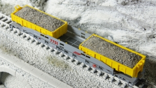 MEX 2290 000+L4 - RhB Ladegut Schotter für Güterwagen mit Aushubmulden VE=2 Stück, grau