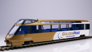 BEMO 3288 313 - MOB Arst 151 Panorama-Steuerwagen 4-achsig 1. Klasse mit Gepäckabteil, gold/weiss/dunkelblau "GoldenPass"