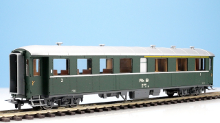 BEMO 3261 116 - RhB AB 1616 Personenwagen 4-achsig 1./2. Klasse, grün - Stahlwagen