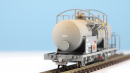 BEMO 2296 112 - RhB P 10002 Kesselwagen 2-achsig, leichte Rostverwitterung