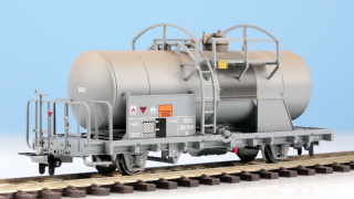 BEMO 2296 113 - RhB P 10003 Kesselwagen 2-achsig, leichte Rostverwitterung