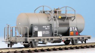 BEMO 2296 320 - MOB Uhk P 890 Kesselwagen 2-achsig, leichte Rostverwitterung