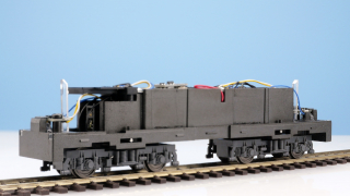 BEMO 1262 018 - Fahrwerk 5-pol. Motor für BVZ / FO / MGB / SBB / zb HGe 4/4 II mit  LED 3+1 und Next18