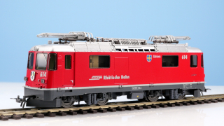 BEMO 1358 164 - RhB Ge 4/4 II 614 "Schiers" Elektrolokomotive, neurot DIGITAL mit SOUND