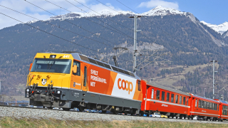 BEMO 1359 181 - RhB Ge 4/4 III 641 Elektrolokomotive "Maienfeld", bunt "coop" DIGITAL mit SOUND